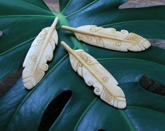 Handgesneden hanger van beenveren Tribal design antieke look 1 stuk