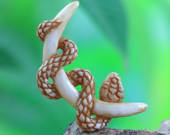 Cabujón de serpiente de hueso tallado – Talla de serpiente de luna creciente