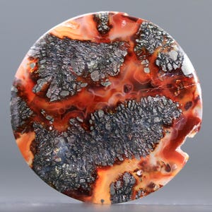 Roter Markasit Cabochon mit Pyrit Einschlüssen Halbedelstein Artisan Schmuck Versorgung