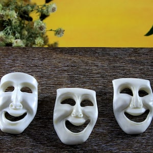 Commedia Tragedia Teatro Maschera Bone Carving Thalia Happy Face Cabochon