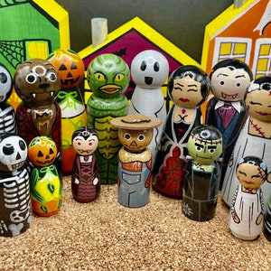 SPOOKY SET of Halloween Peg Dolls, Classic characters, Shelf Decor, Wooden Toys