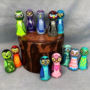 ¡Muñeca peg OWLS! Divertido, colorido, dibujos animados, juguetes / figuras brillantes woooden