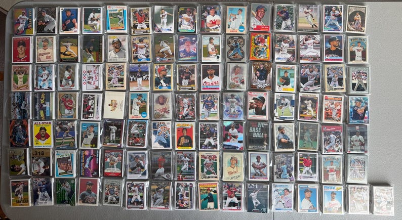 Minnesota Twins Baseball Cards - Grab Bag of 30 Cards from the 1980s-Today 画像 1
