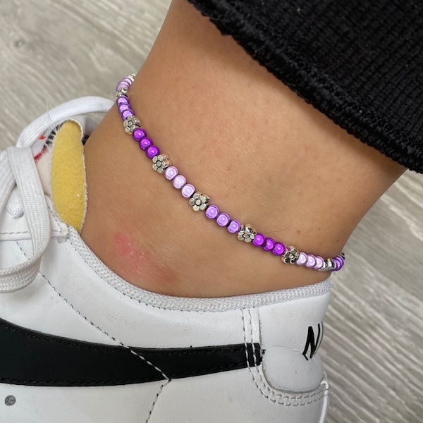 Violet, lilac and dark purple flower miracle bead anklet