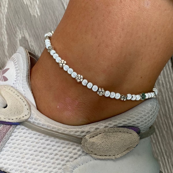 White flower charm miracle bead anklet