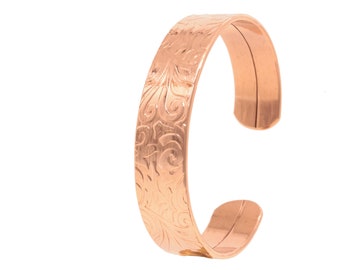 Bracelet ELY made of pure copper with embossed pattern. Hand forged by Munich artist & shiny polished. Free shipping. U25