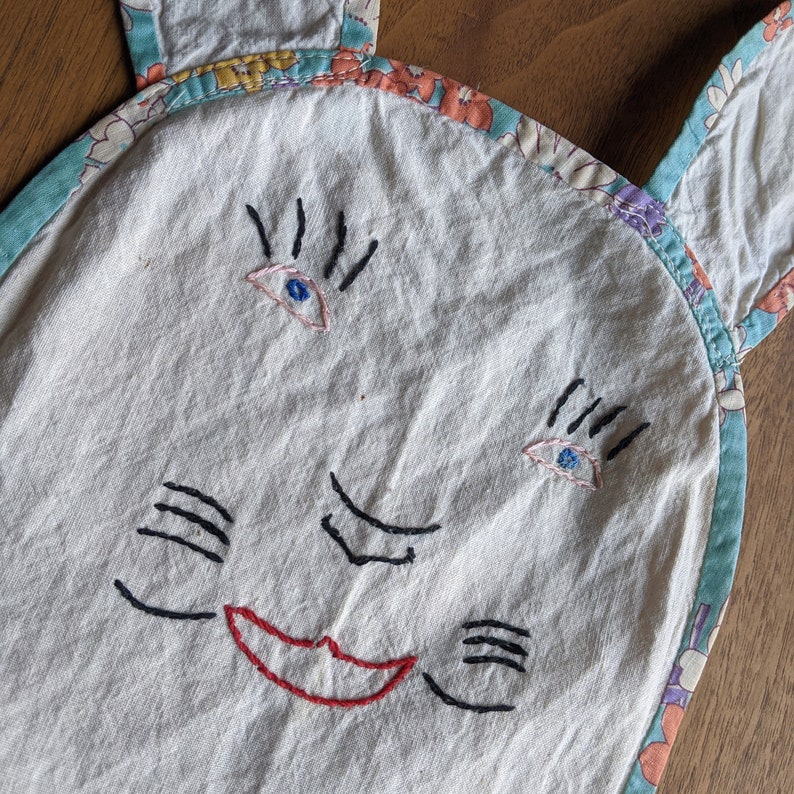 Happy BUNNY Rabbit VINTAGE Clothespin BAG Hand Embroidered 1930/'s