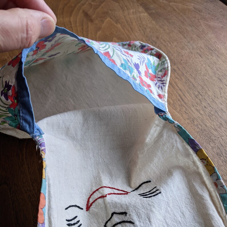 Happy BUNNY Rabbit VINTAGE Clothespin BAG Hand Embroidered 1930/'s