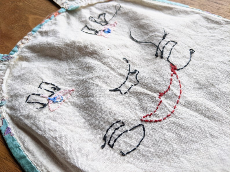 Happy BUNNY Rabbit VINTAGE Clothespin BAG Hand Embroidered 1930/'s