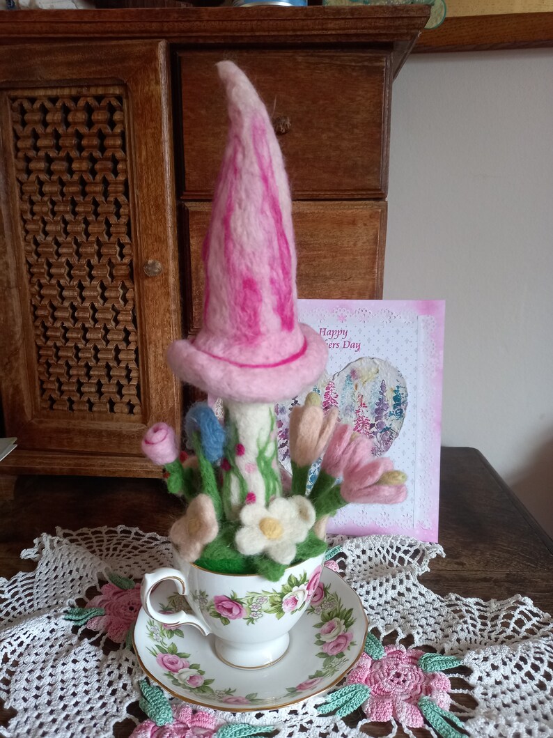 Mother/'s day  fairy garden in vintage teacup