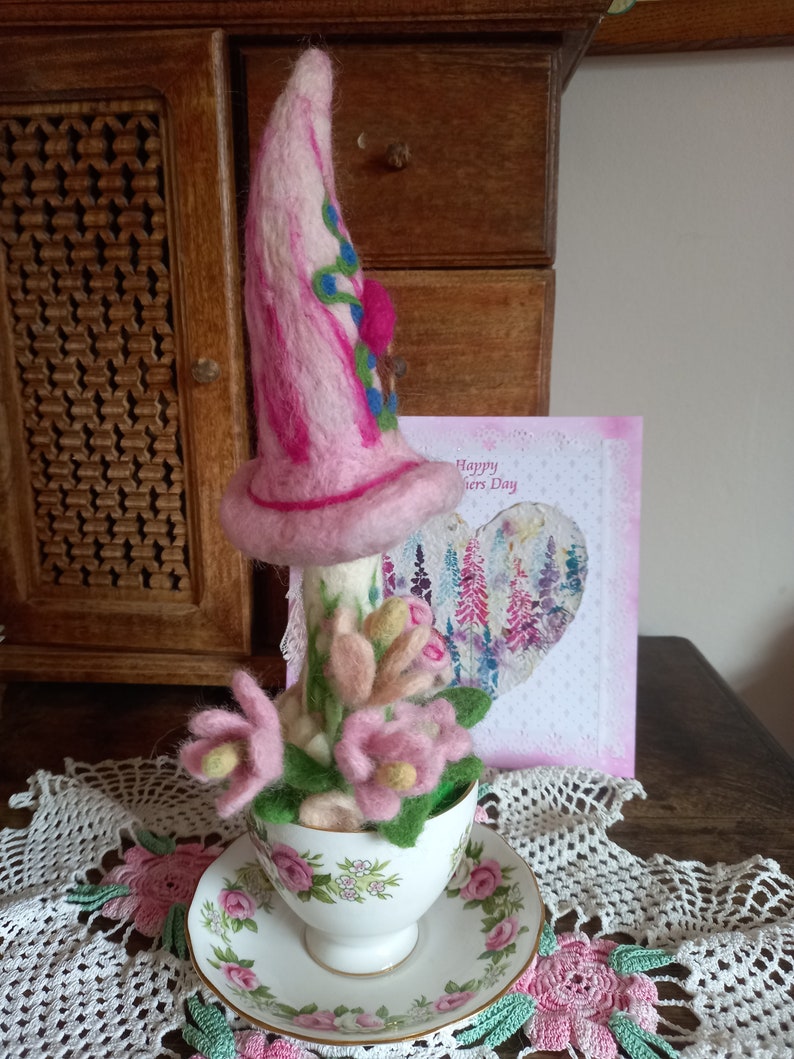 Mother/'s day  fairy garden in vintage teacup