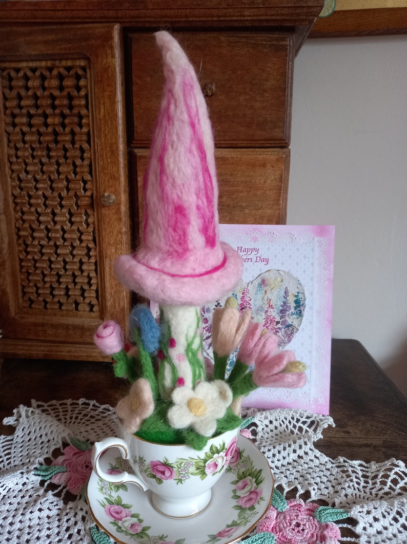 Mother/'s day  fairy garden in vintage teacup