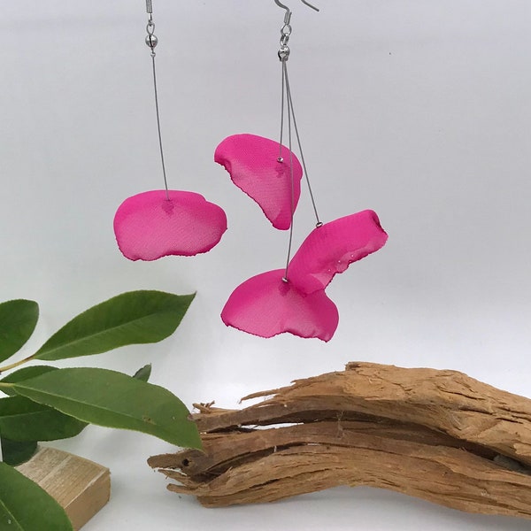 Boucles d’oreilles coquelicots pendantes, asymétriques, acier inoxydable fuchsia