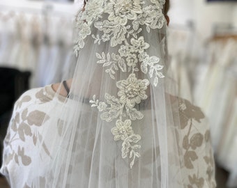 Pale Ivory Floral Lace Veil - Sharon