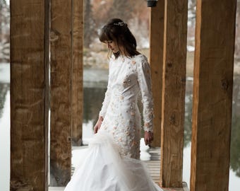 Vestido de novia estilo sirena con estampado floral en 3D, falda de tul, cuentas de perlas, satén elástico o crepé, color marfil pálido o rosa