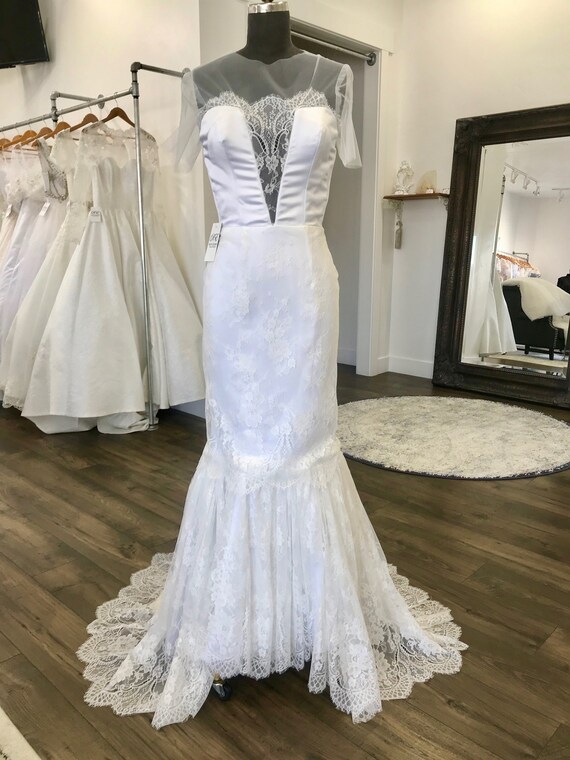 Full Lace Mermaid Wedding Gown dress sample sale, discounted, one of a kind strapless fit and flare scalloped Lace train Bridal Size 8 Full Lace Mermaid Wedding Gown dress sample sale, discounted, one of a kind strapless fit and flare scalloped Lace train Bridal Size 8