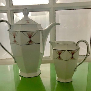 Checoslovaquia 1930-1950 Cafetera de porcelana + jarra de leche