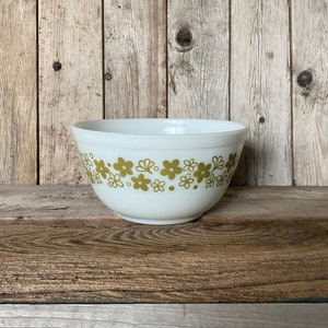 Pyrex Mixing Bowl 402 / Pyrex Serving Dish / Pyrex Spring Blossom / Pyrex Nesting Bowl / Pyrex Kitchen