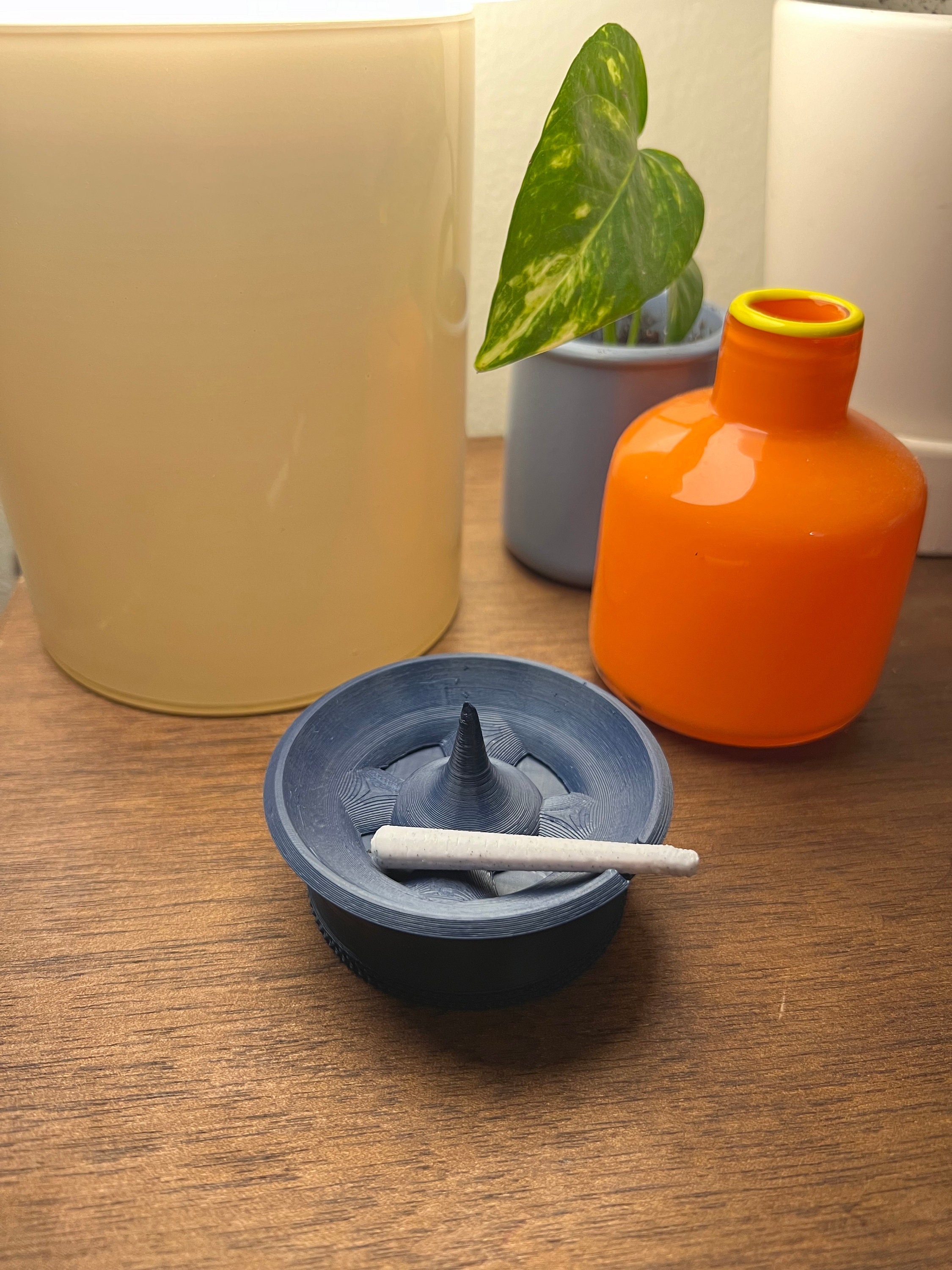 Ashtray With Compartment and Cleaning Spike (spill/drop Proof) (3D