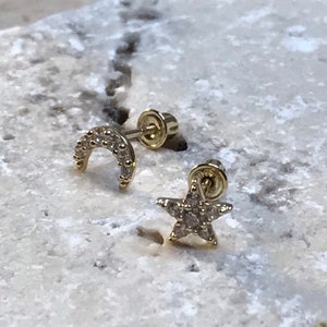 14K Solid Celestial Ohrstecker, Mismatched Stern und Mond Ohrringe, Sonne und Mond Ohrringe, Stern Ohrstecker, Mond Ohrringe,