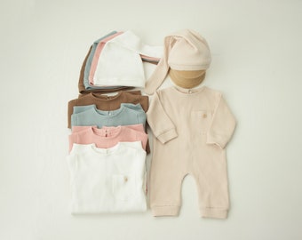 Newborn Ribbed Romper & Knotted Hat Set: Photo Prop Outfit