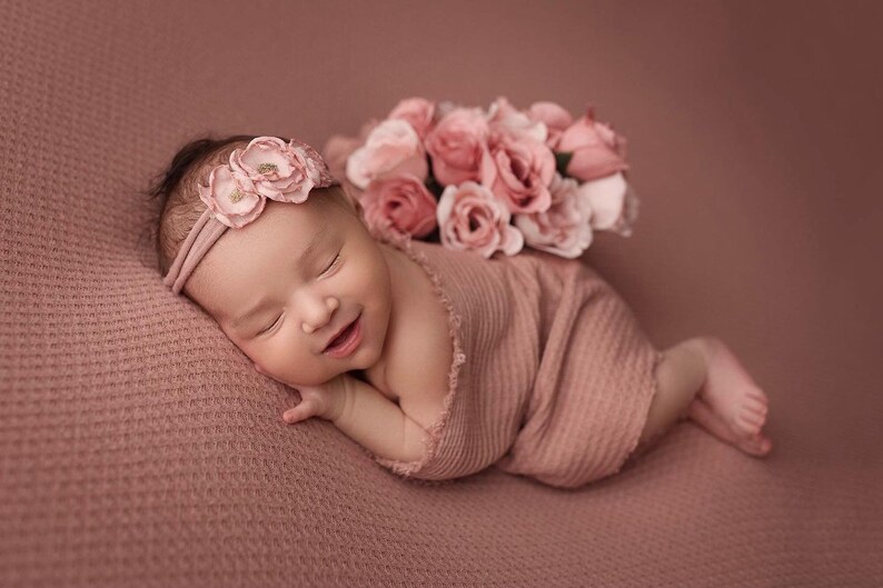 Textured Newborn Photography Backdrop: Stretch Wrap, Baby Posing Fabric bild 10