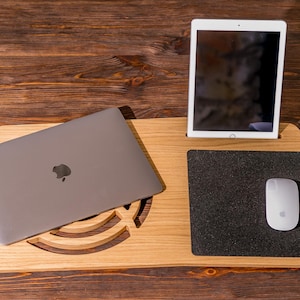 Madera de soporte portátil para computadora portátil, accesorios para Macbook, soporte de enfriamiento para computadora portátil, bandeja para computadora portátil grabada personalizada, regalo para compañeros de trabajo