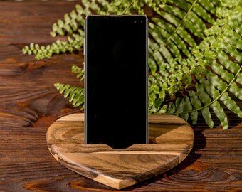 Personalized Heart Shaped Wood Phone Holder, Cute Wooden Phone Stand for Desk, 5th Anniversary Gift