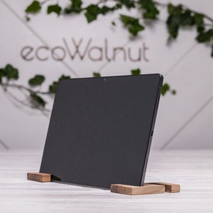 Personalisierter Holz iPad Desktop & iPhone Ständer, Mini Tablet Halter, Holz iPad Halter, industrielles Bürodekor