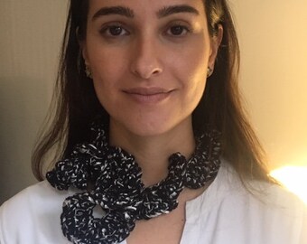 Collar/accesorio de crochet único y hecho a mano