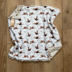 Fliegender Fasan-Decke; Fasan Lovey; Jagd Baby Geschenk; Liebe; Binky Halter; Fasanenjagd-Kindergarten; Vogeljagd; Junge Jagd Geschenk