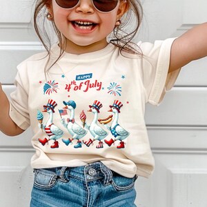 Goose Independence DayToddler Shirt,4Th Of July Kids Tee,American Kids Goose Shirt  with flag,Fourth Of July Shirt Kids Popular Goose Shirt,
