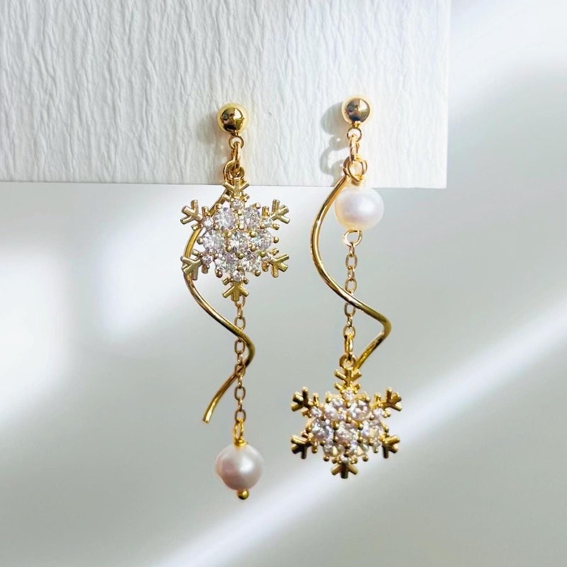 Snowflake Drop Earrings main image 0