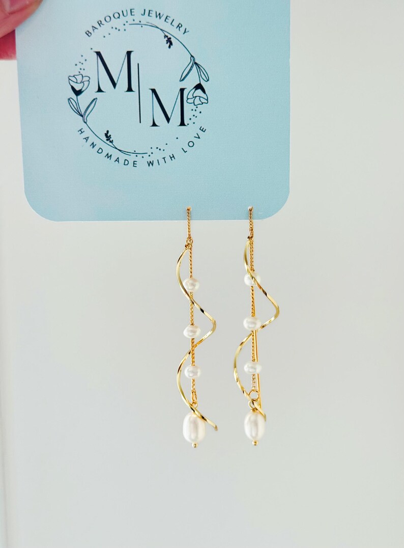 Freshwater Pearl Bridal Earrings-Bridesmaid Earrings-Graceful Twirling 14k Gold Dangle Earrings-Wedding Gift-Statement Earrings-Gift for her bild 6