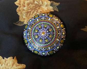 Mandala Art Stone, meditation, home decor,dotting,dot art, painting, paper weight, stone painting
