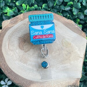 Sana Sana Colita De Rana Medicine Jar Badge Reel bild 4