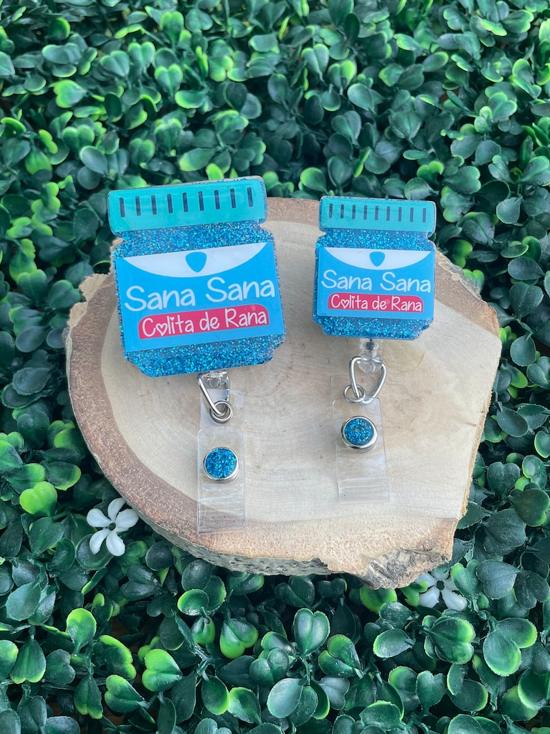 Sana Sana Colita De Rana Medicine Jar Badge Reel bild 1