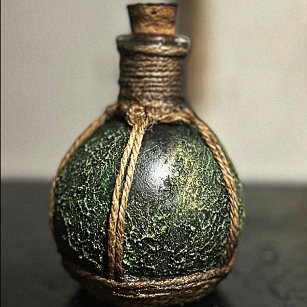 Classic Rope Pirate Bottle/ Rope Net Knotted Bottle / Twine Wrapped Bottle / Pirate Bottle / Round Flask / Garb Accessories / Nautical