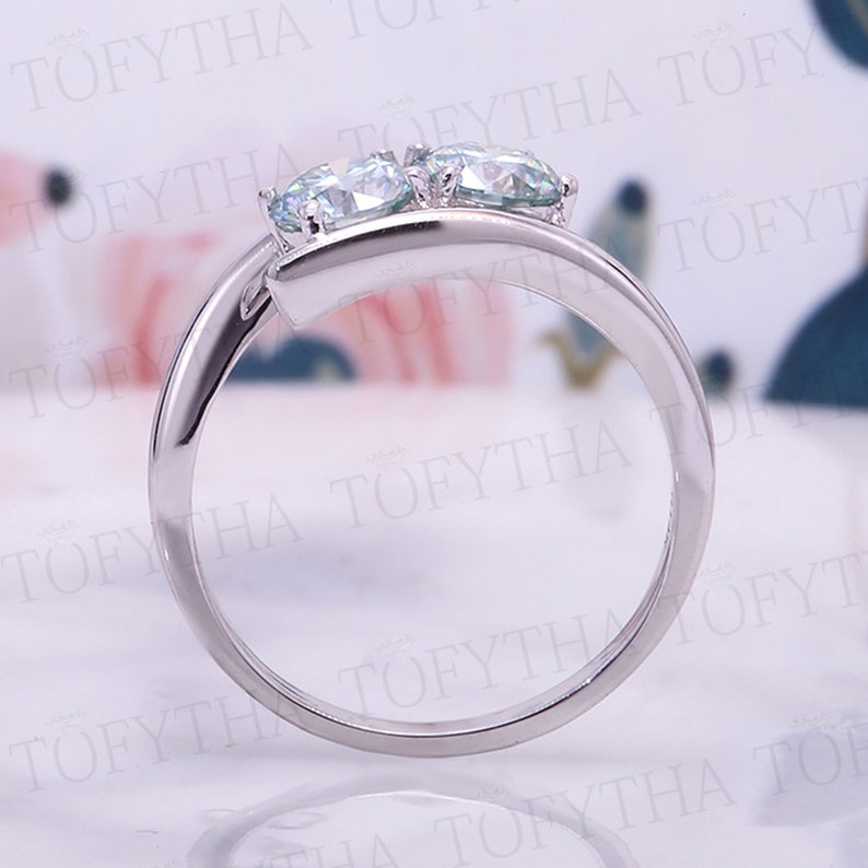 Unique Green Moissanite Solid 14K 18K White Gold Multi-Stone Ring Wedding Engagement Ring for Women with Certificate