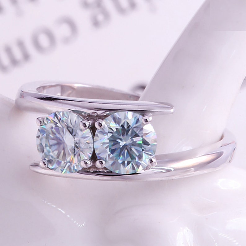 Unique Green Moissanite Solid 14K 18K White Gold Multi-Stone Ring Wedding Engagement Ring for Women with Certificate