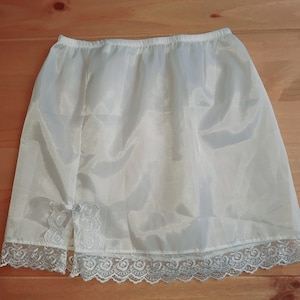Combinación de nailon blanca hecha a mano / Talla del Reino Unido 6-20 / Enagua con ribete de encaje floral en la cintura / Enagua transparente estilo sissy con aspecto vintage para travestismo
