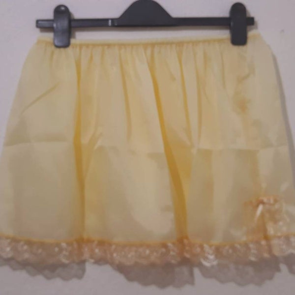 Handmade yellow Nylon Half Slips UK size 6-20 Floral Lace trim Waist Slip Petticoat Sissy Sheer Underskirt semi transparent Vintage Look