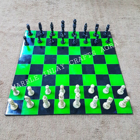 Analysis Chess Set - 12” Green Vinyl Chess Board – 32 Black & Natural  Pieces