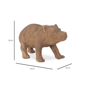 Peut inclure: Figurine d'ours brun, 45 cm de long, 28 cm de haut et 20 cm de large. L'ours est sculpté avec une texture de fourrure détaillée et se tient sur ses quatre pattes. La figurine est en matériau brun clair et convient à la décoration intérieure.