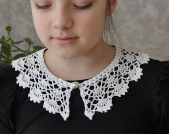 Removable Collar white 100% vintage cotton Peter Pan Collar  Bib collar, big collar with ruffles  pearl button lace collar necklace dissent