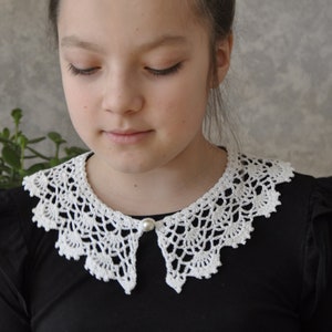 Removable Collar white 100% vintage cotton Peter Pan Collar Bib collar, big collar with ruffles pearl button lace collar necklace dissent image 1