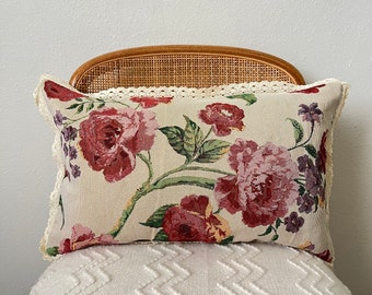 Retro Floral Lumbar Pillow Cover, Vintage Throw Pillow Case, Boho Decor (19.7x11.8 inches)