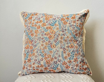 Retro Floral Pillow Cover, Vintage Boho Throw Pillow Case (17x17 in)