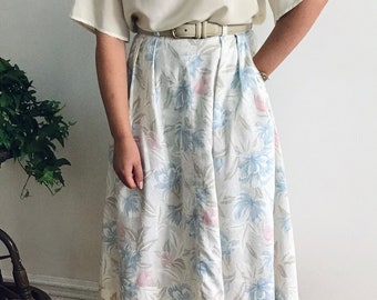 Vintage High-Waisted Pale Floral Midi Skirt with Pockets