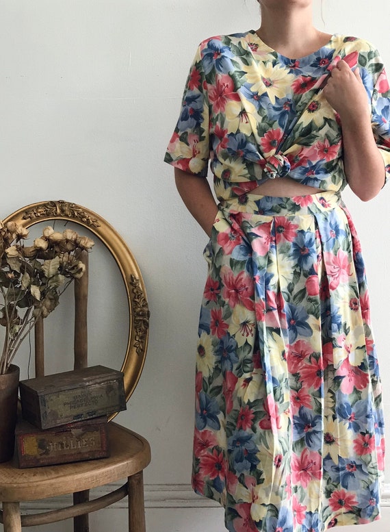 Two-piece Set: Vintage Floral Top With Matching High-waisted Midi